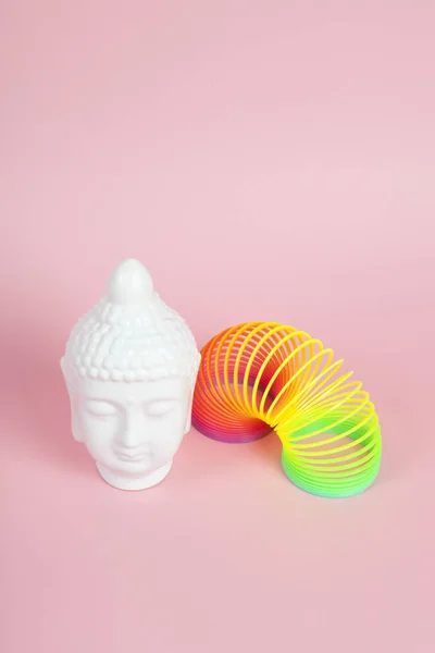 Weißer Buddha-Regenbogen und rosa — Stockfoto