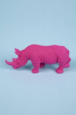 Pembe pop plastik gergedan
