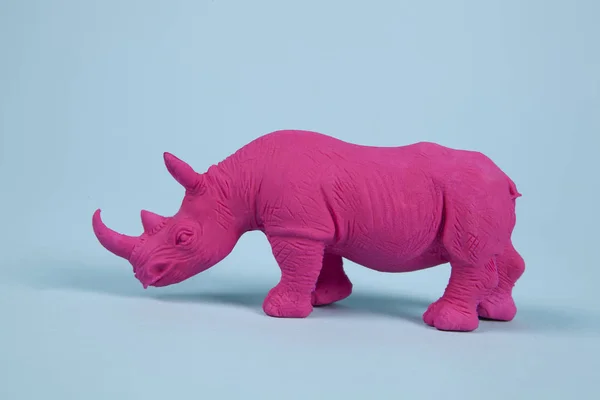 粉色弹力塑料犀牛 — 图库照片
