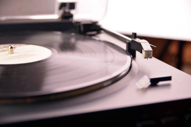 Pikap vinil plak çalar müzik çalma.