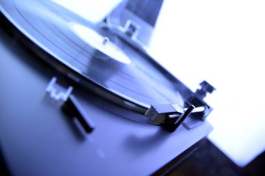 Pikap vinil plak çalar müzik çalma.