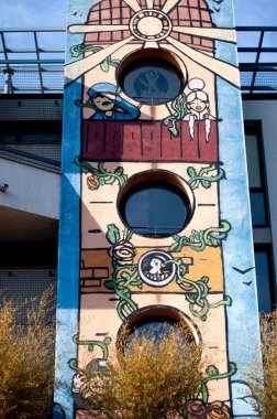 Milan, Italya-Mart 09, 2019: duvar boyama. Modern sanat.