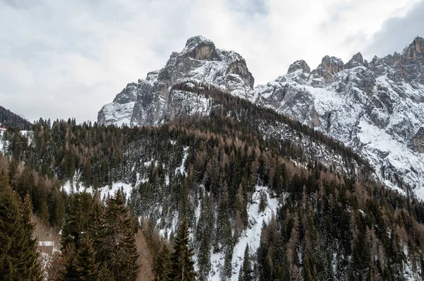 View of Civetta in Dolomite mountains on winter day from lift of ski or snowboarding resort. Italy — Stock Photo, Image