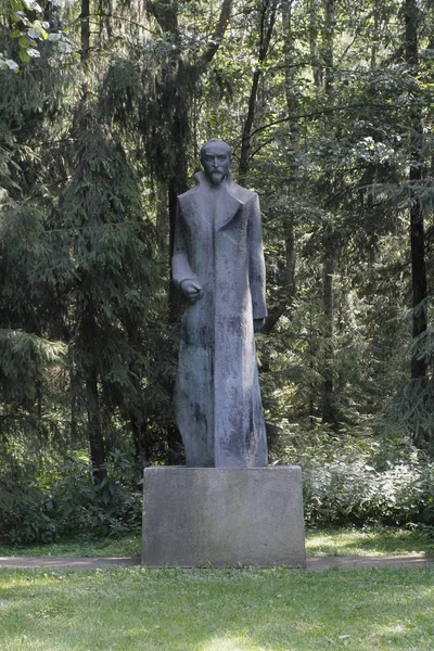 Druskininkai, Litvanya - 4 Ağustos 2015: Felix Dzerzhinsky bronz anıt. Grutas Park Druskininkai, Litvanya yakınındaki