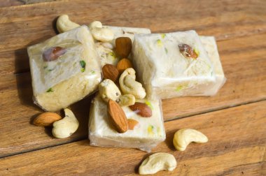 Sonpapdi ve fındık 