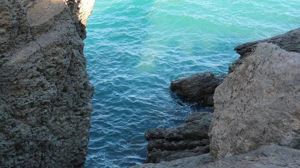 Vacaciones Verano Mar Cálido Sol Buen Humor Conchas Montañas — Foto de Stock