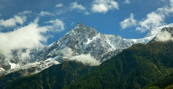 Avrupa dağları Mont Blanc, Fransa. Haute-Savoie, Chamonix kasabası yakınlarında. Güzel dağlar.