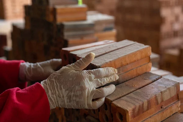 Pieux Briques Placés Sur Plancher Usine — Photo