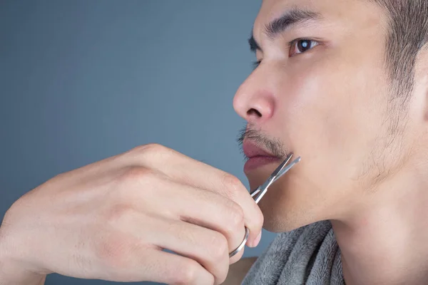 Shaving Handsome Guy Shaved Face Gray Background — Stock Photo, Image