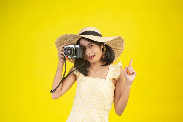 Beautiful Happy Woman Wearing Big Hat Camera Yellow Background — 스톡 사진