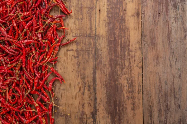 Red Dried Chilies Stacked Plank — Foto de Stock