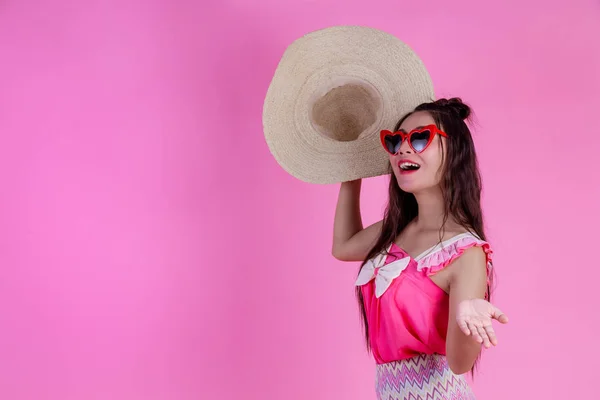 Beautiful Woman Wearing Red Glasses Big Hat Pink Background — Fotografia de Stock