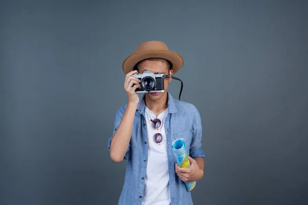 Teen Traveler Carrying Camera Pad Gray Background — Foto de Stock