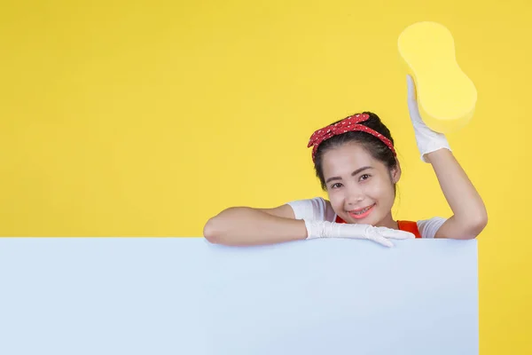 Cleaning Concept Beautiful Woman Holds White Board Put Advertisement Message — Fotografia de Stock