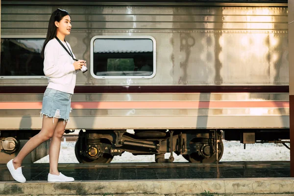 Women Happy While Traveling Train Station Tourism Concept — Fotografia de Stock