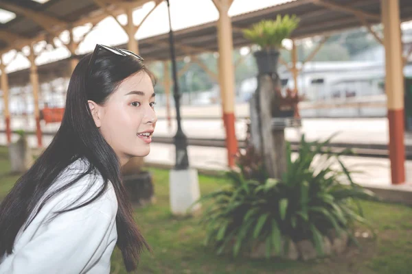 Women Happy While Traveling Train Station Tourism Concept — 스톡 사진