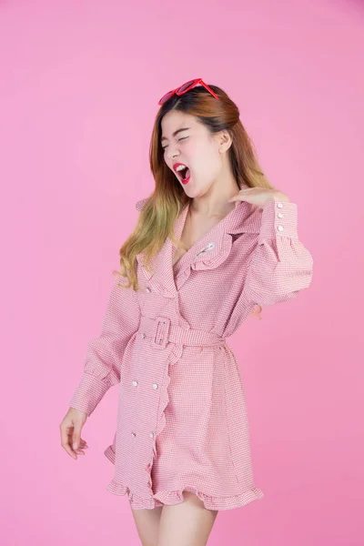 Fashion Girl Dress Hand Gesture Pink Background — ストック写真