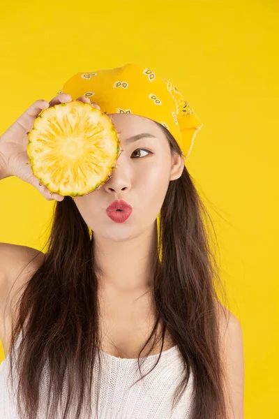 Beautiful Woman Holding Pineapple Yellow Background — 图库照片
