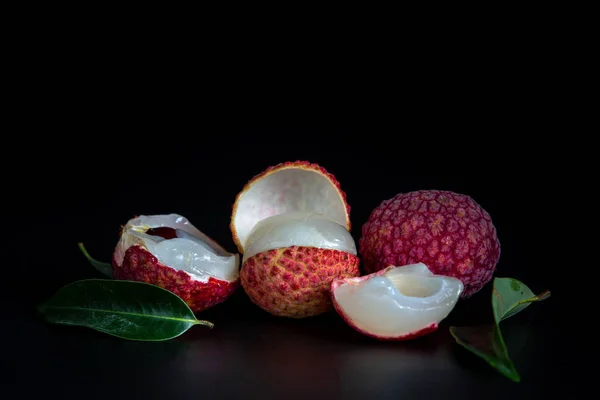 Rode Lychee Fruit Een Mandje — Stockfoto