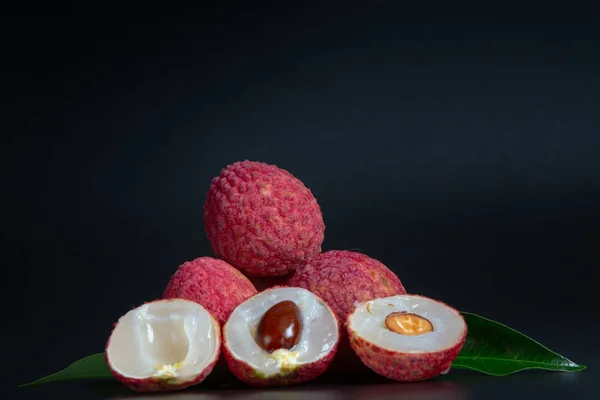 Röd Litchi Frukt Placeras Korg — Stockfoto