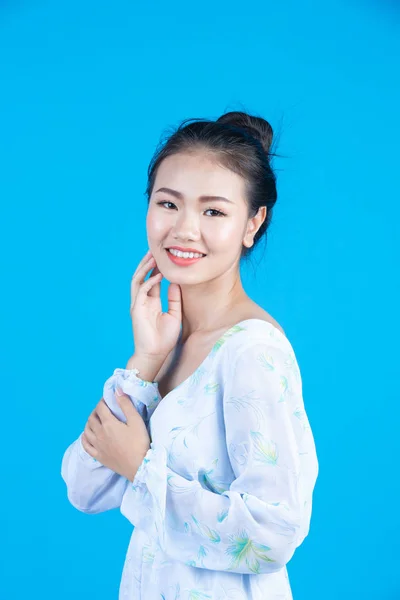 Teen Girl Showing Hand Verbs Gestures Blue Background — 图库照片