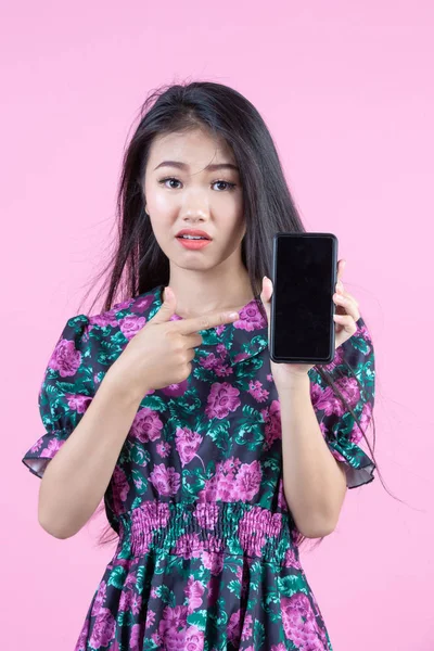 Teenage Girl Showing Phone Facial Emotions Pink Background — Foto Stock