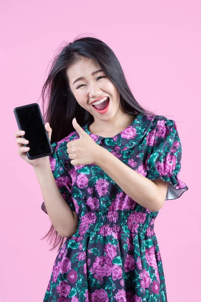 Teenage Girl Showing Phone Facial Emotions Pink Background — Zdjęcie stockowe