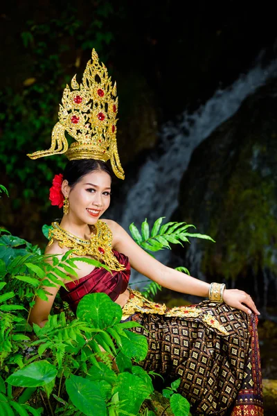 Woman Dressed Ancient Thai Dress Waterfall — 스톡 사진