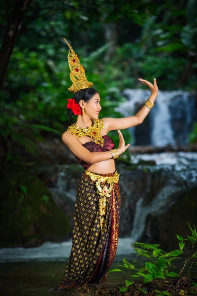Woman Dressed Ancient Thai Dress Waterfall — 스톡 사진