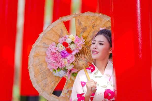 Beautiful Asian Woman Wearing Japanese Kimono Traditional Dress Concept — Foto Stock