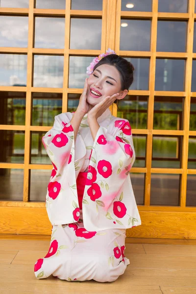 Beautiful Asian Woman Wearing Japanese Kimono Traditional Dress Concept — Foto de Stock