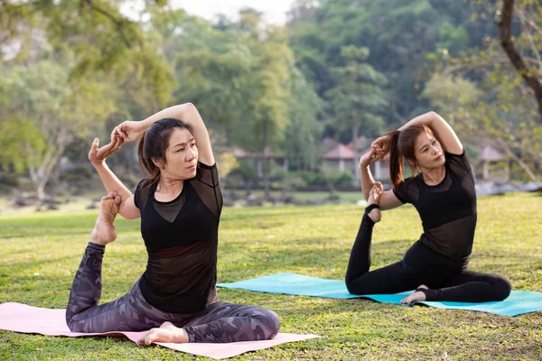 Women Playing Yoga Gym Exercising — ストック写真