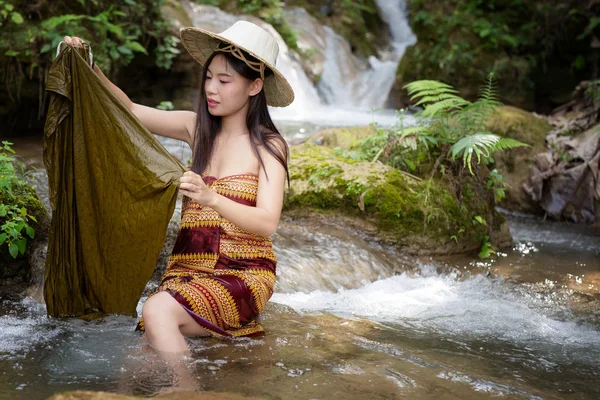 Happy Bathing Women Natural Waterfall — 스톡 사진