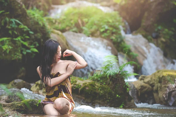 Happy Bathing Women Natural Waterfall — стоковое фото