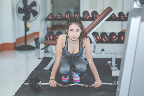 Girl Playing Fitness Gym — Fotografia de Stock