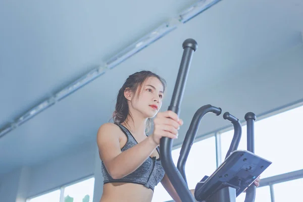 Girl Playing Fitness Gym — Fotografia de Stock