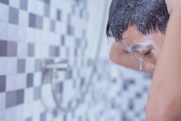 Asian Boy Standing Shower — Fotografia de Stock