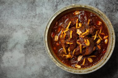 Baharat ve domuz etli Hunglae köri, Kuzey Tayland 'da yerel yemek..