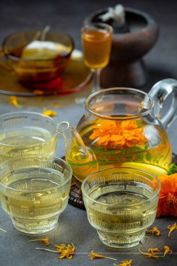 Marigold, Lemon, Bal Bitkisi Çayı Tedavi Konsepti.