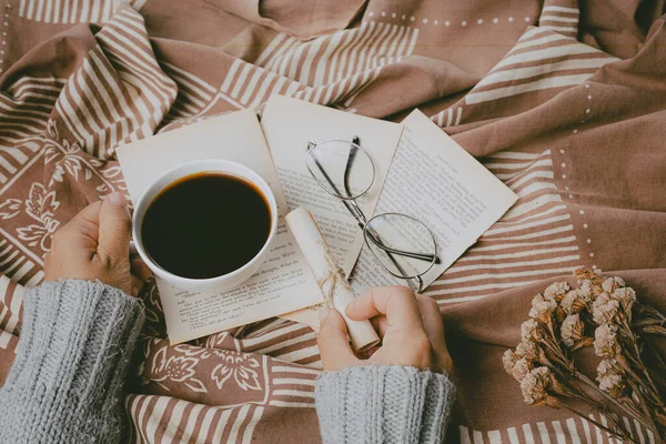 International Coffee Day Concept Woman Holding Coffee Cup — Fotografia de Stock