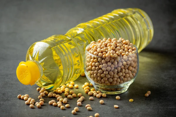 Soya yağı soya fasulyesi gıda ve içecek gıda konsepti.