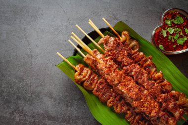 Baharatlı Mala, Sichuan biberi ve Çin baharatlarıyla karışık ızgara..