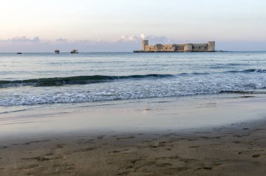 Maidens kalesi, Akdeniz'de Kiz Kalesi. Mersin Türkiye
