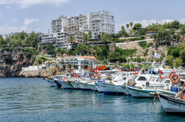 ANTALYA, TURKEY - JULY 26, 2019 Yatch Port harbor in Antalya, — Stock Photo, Image