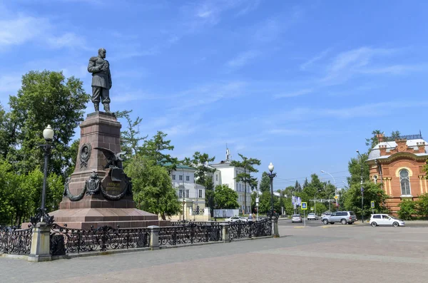 Rusia, Irkutsk - 6 de julio de 2019: Monumento a Alejandro III. Emperador de toda Rusia, Rey de Polonia y Gran Príncipe de Finlandia en verano —  Fotos de Stock