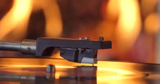 Vinyl Vinyl Record Player Record Background Fireplace — Stock Video