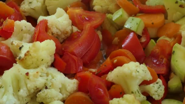 Vegano Verduras Comida Simple Mezcla Verduras Cuece Una Sartén Cerca — Vídeos de Stock