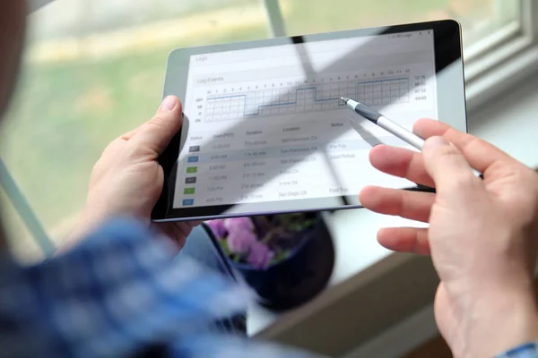 Truck Driver Writing Electronic Log Books — Stock Photo, Image