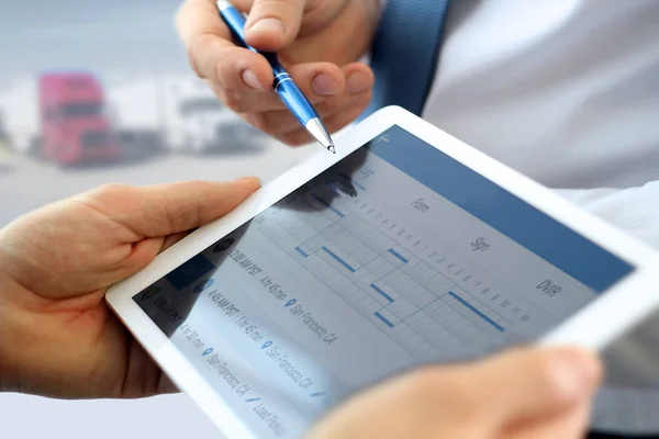 Safety Manager Explaining Driver How Use Electronic Logbook Office — Stock Photo, Image