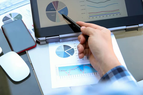 Business Man Working Analyzing Financial Figures Graphs Using Laptop Tablet — Stock Photo, Image